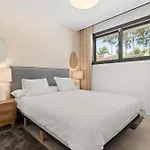Apartment Lovely Evergreen